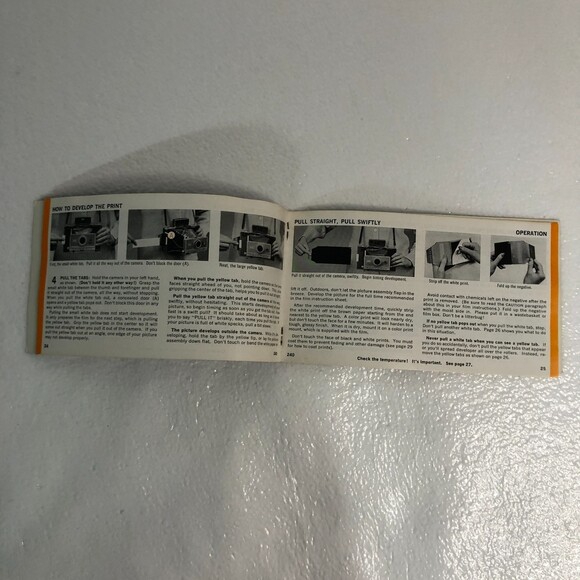 Vintage Polaroid 240 Land Camera with Manual - Picture 12 of 13